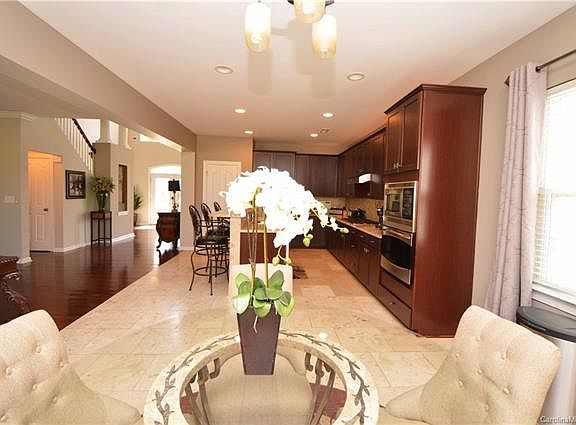 5th image of 10304 Lauder Ct