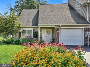 205 Pine Crest Village Dr, Pine Grove, PA 17963