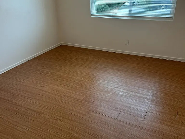 1100 College View Dr #3 — Photo 3
