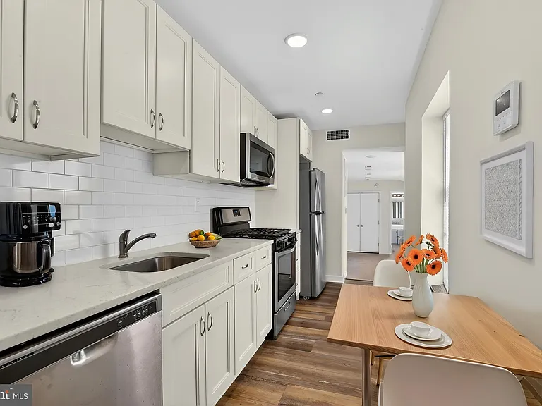 541 N Orianna St #2B — Photo 1