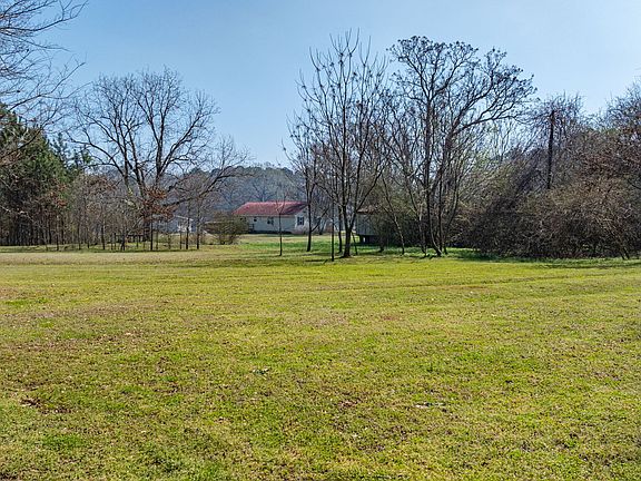 3rd image of 1531 Farmington Rd