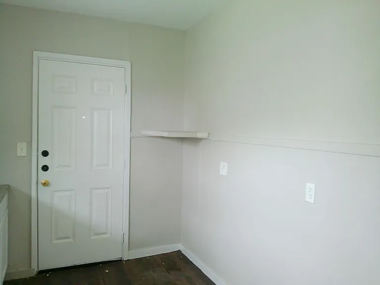2837 Sarita St — Photo 5