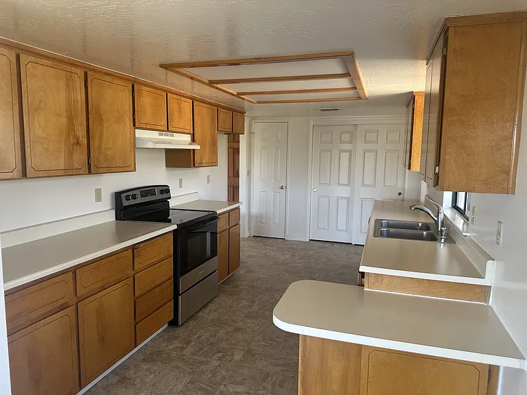 44966 Person Loop S — Photo 7