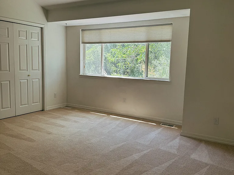 Franklin Dr — Photo 2
