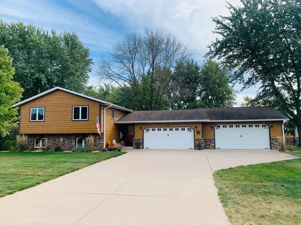 325 Evergreen St W, Vermillion, MN 55085