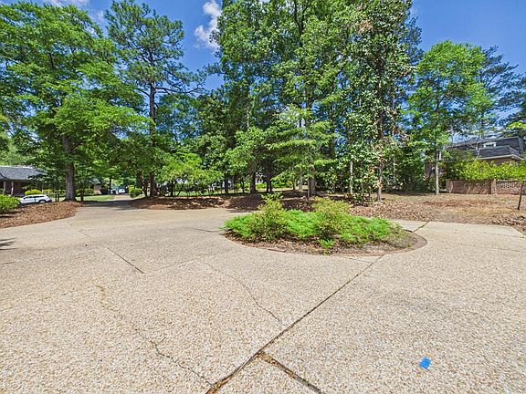 3rd image of 2718 Averett Dr