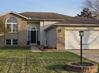 1367 Dixon Pkwy, Porter, IN