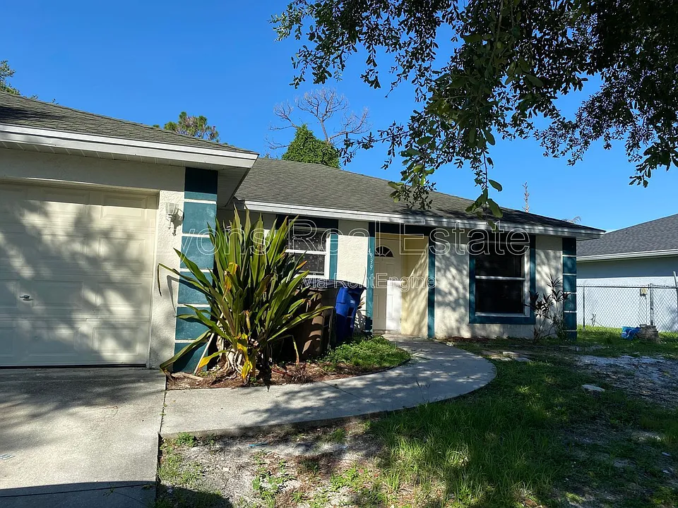 4939 Leonard Blvd S