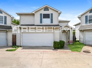 816 Isla Verde Plz, Dallas, TX 75211