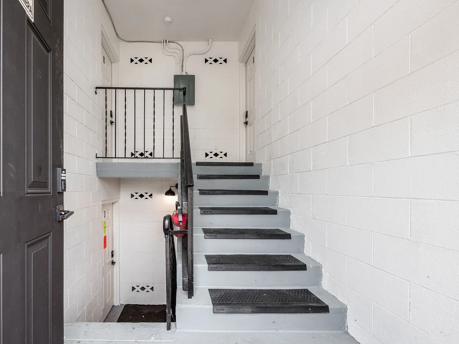 3 bed, 1000 sqft, $1,500 — Photo 3