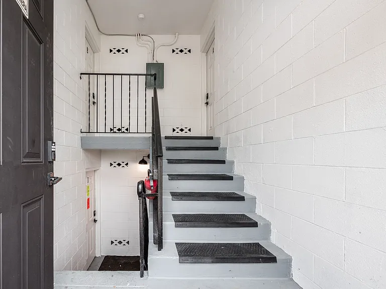 940 Shoemaker Ave #2 — Photo 3