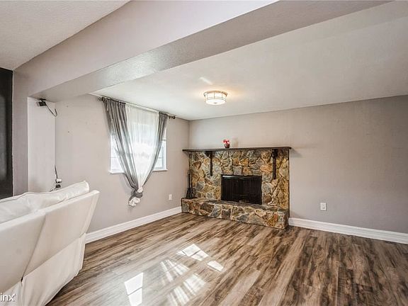 4th image of 1054 Gershwin Dr