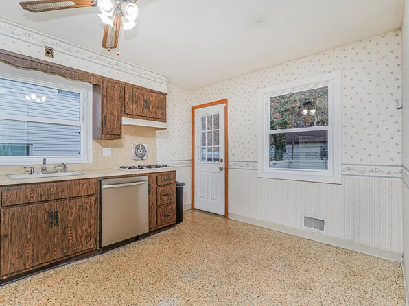 115 Sheraden Avenue image 14 of 31