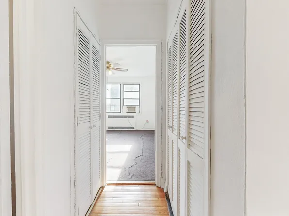 69-40 Yellowstone Boulevard image 15 of 21