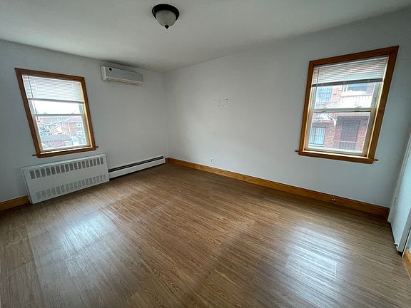 5th image of 156-12 Sanford Ave Floor 2