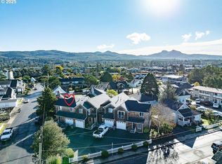 301 C St #301, Seaside, OR 97138