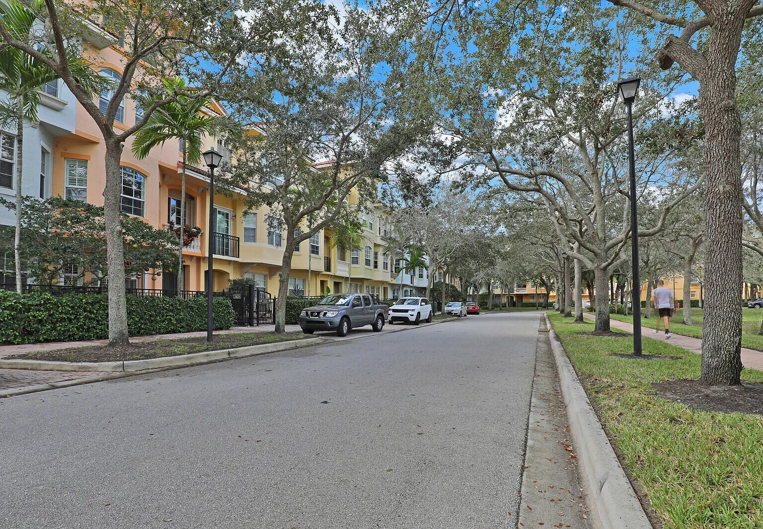 2425 — Photo 2