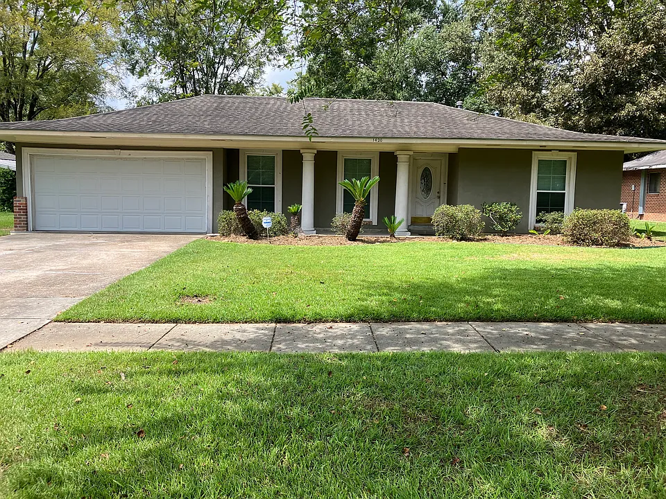 1420 Marilyn Dr