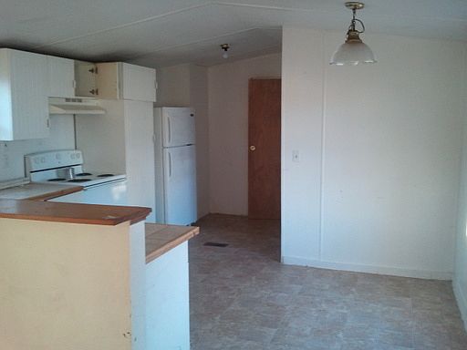 2nd image of 909 Holder Ave