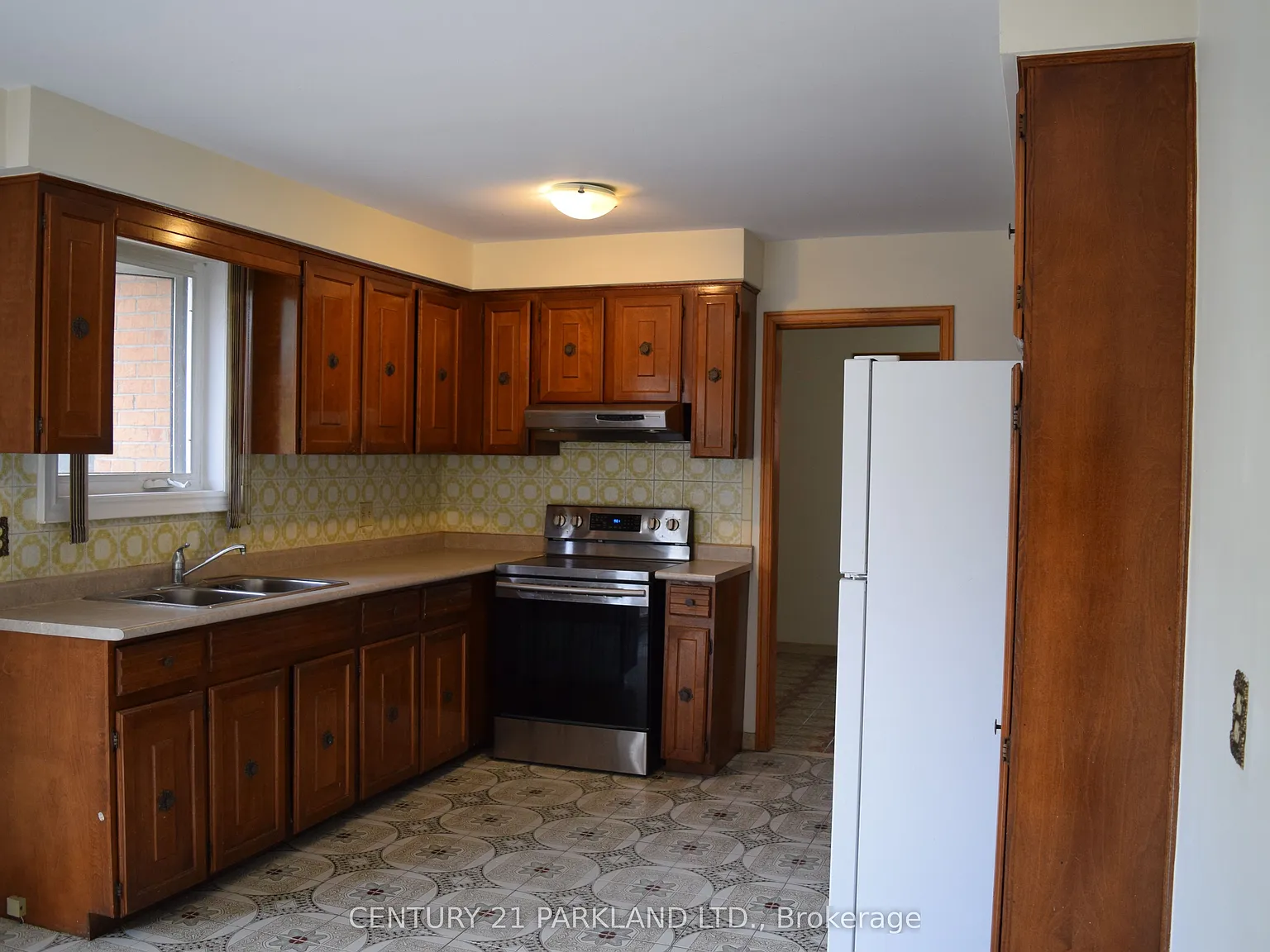 3 bed, $4,000 — Photo 4