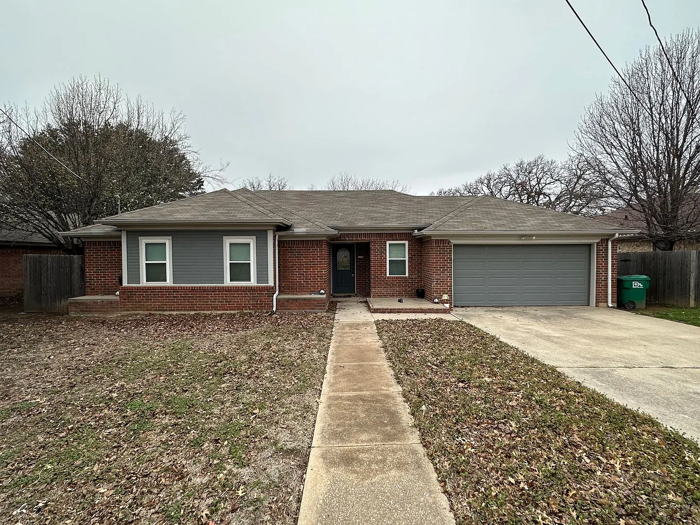 3/1 Home located close to Downtown Denton — Photo 2