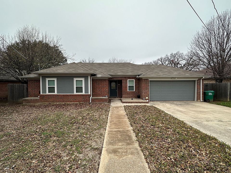 2nd image of 809 Audra Ln