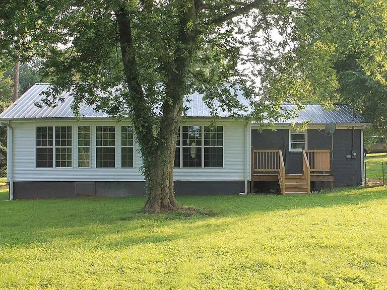 2226 Windcrest Dr — Photo 18