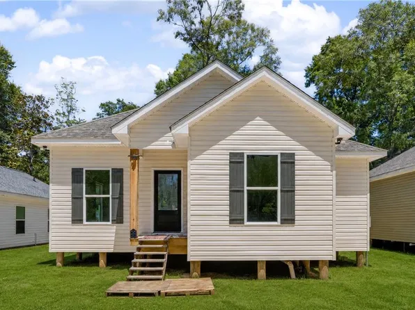 61450 Marie Dr, Lacombe, LA 70445
