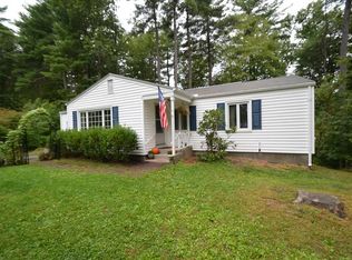 11 Duxbury Ln, Amherst, MA 01002