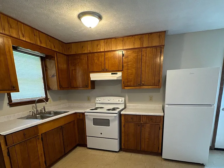 112 Misty Ln — Photo 2