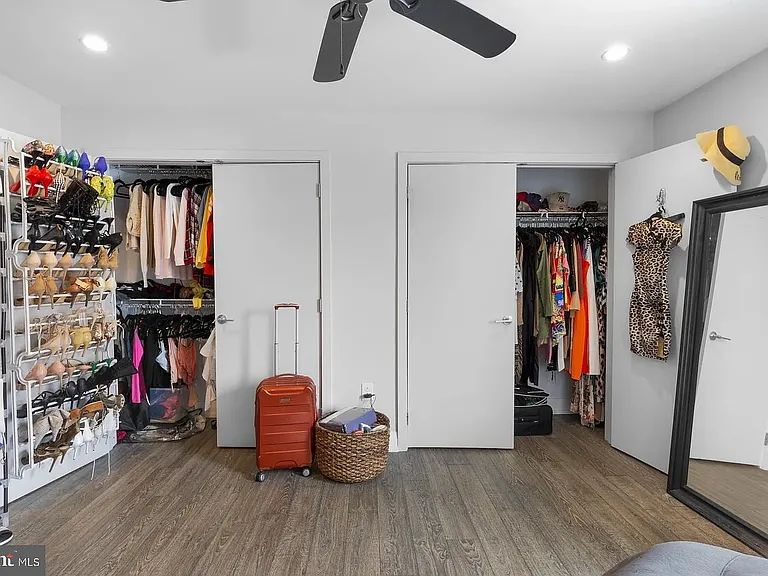 512 E Girard Ave #201 — Photo 14