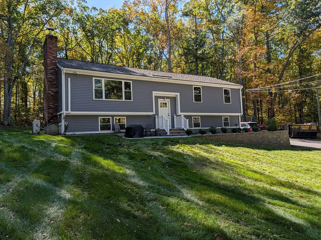 3 bed, 2.0 bath, 1449 sqft, $4,000 — Photo 1