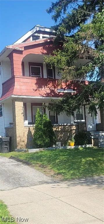 3871 E 151st St photo 1