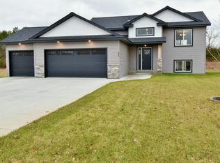 805 8th Ave NE, Rice, MN 56367