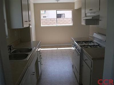 4th image of 1641 N Oxford Ave