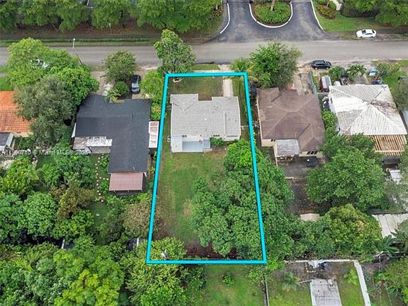 3rd image of 69 NE 115th St #0