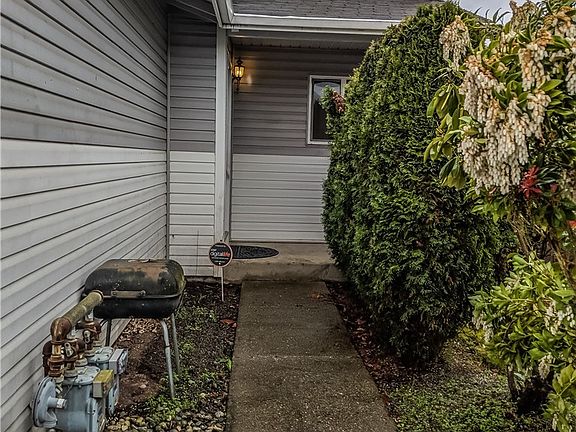 3rd image of 16620 40th Ave NE #B