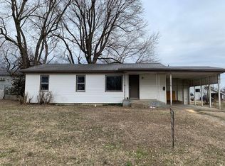 1223 W Fairplay St, Bolivar, MO 65613