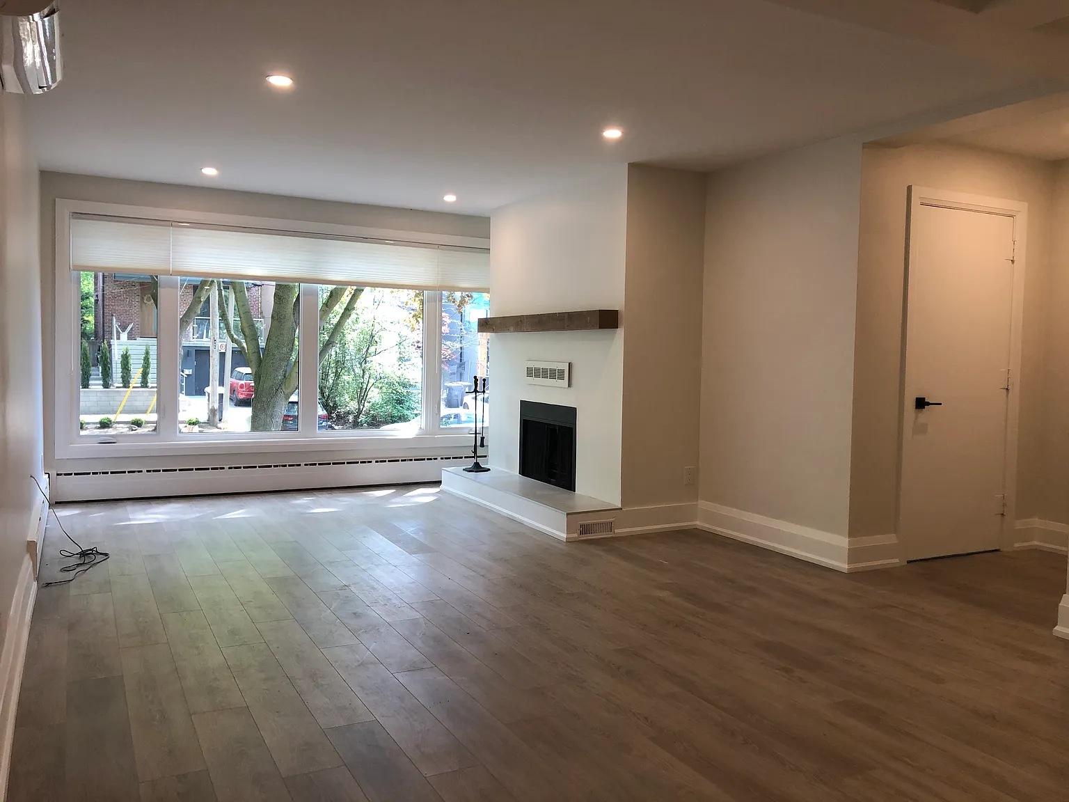 2 bed, 960 sqft, $3,295 — Photo 3