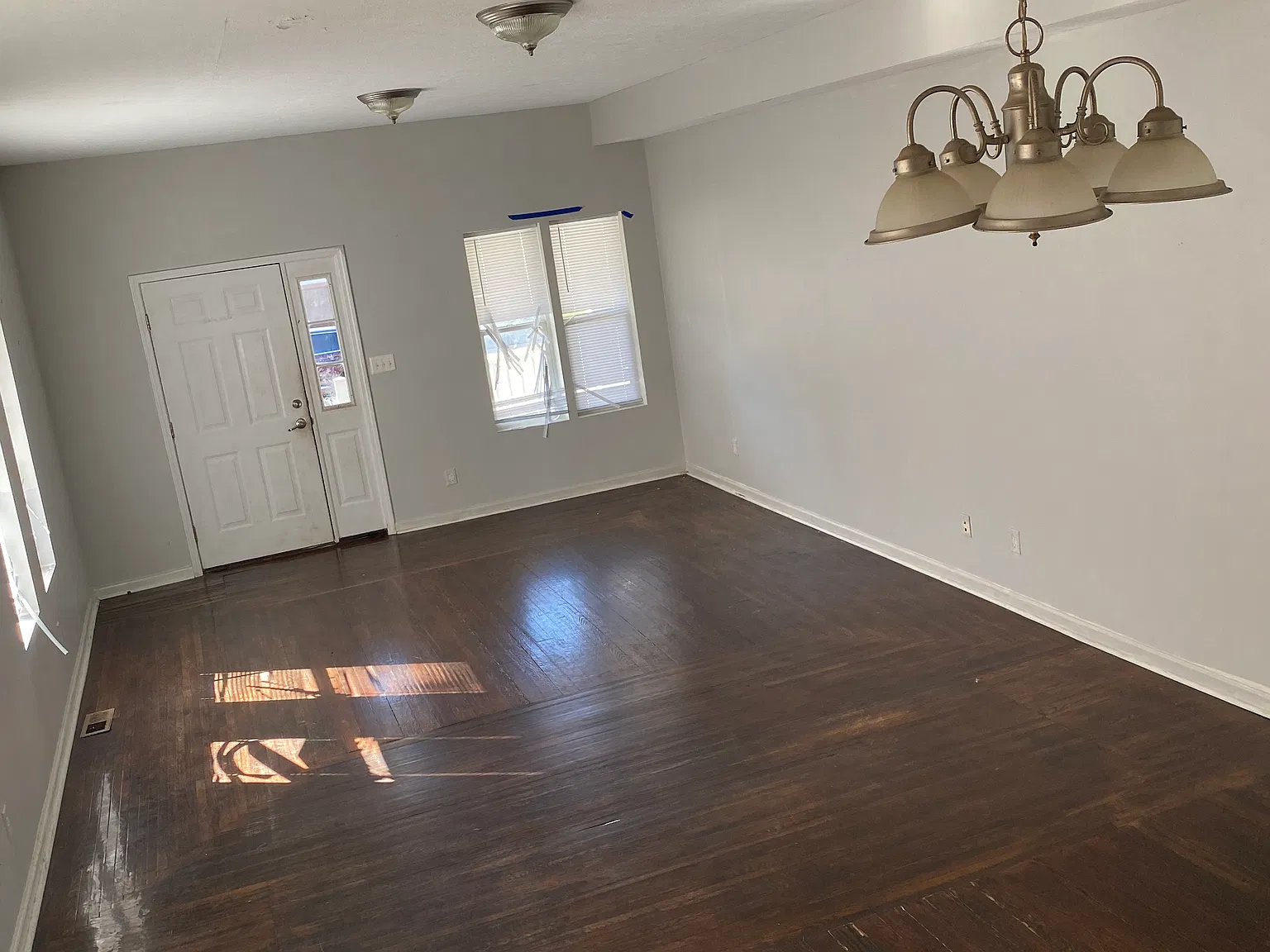 3 bed, $1,300 — Photo 4