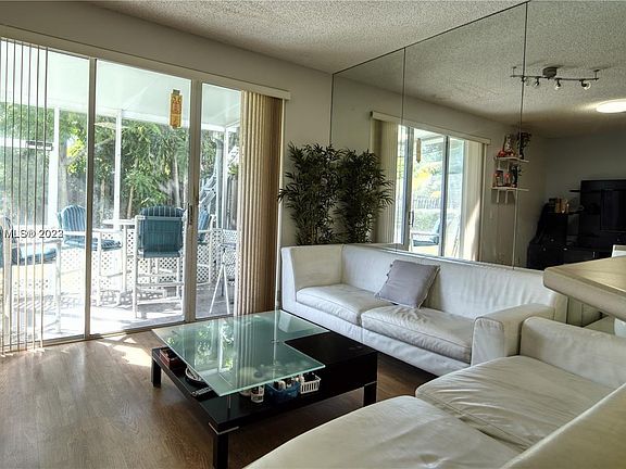5th image of 838 NW 42nd Pl #838