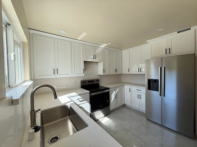 553 Waite Ave — Photo 23