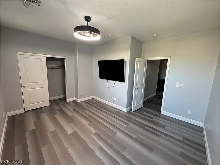 5027 Breaking Dawn Ct — Photo 20
