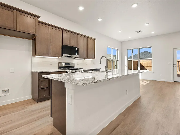 2604 Garland Ave — Photo 4