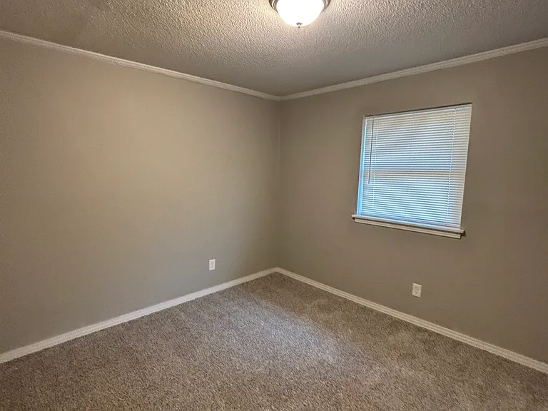 912 Gibson Ct — Photo 18