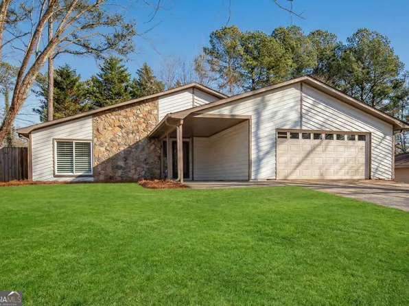 860 Waterbrook Ct, Roswell, GA 30076