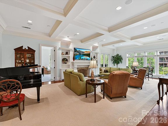 4th image of 2223 Croydon Rd APT 302