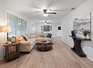 1010 Davis St, Cleburne, TX 76033