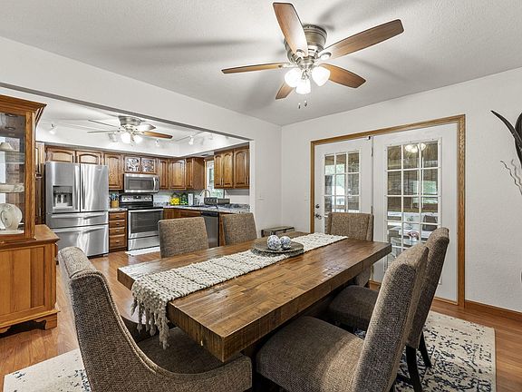 3rd image of 1706 Pearlview Ct
