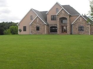 3629 N Cedar Ridge Ct, Janesville, WI